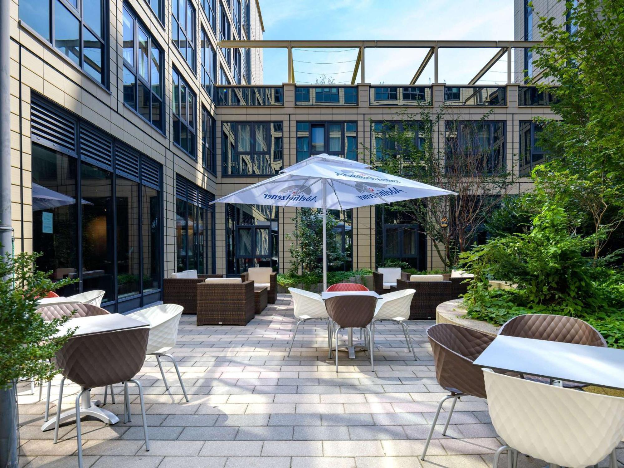 Ibis Muenchen Parkstadt Schwabing Bagian luar foto
