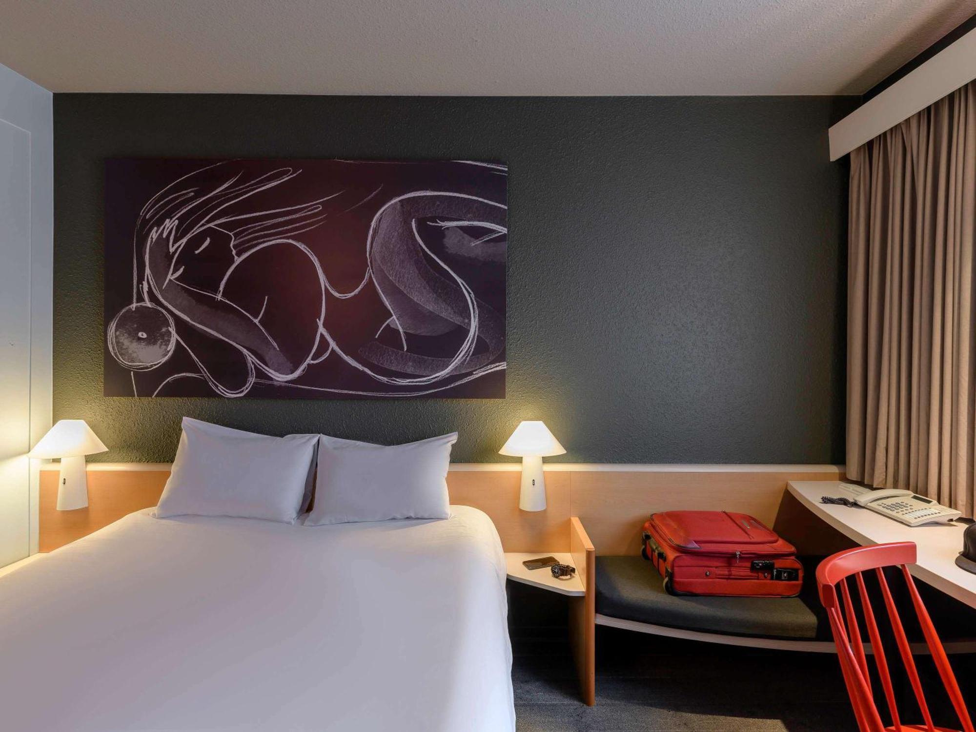 Ibis Muenchen Parkstadt Schwabing Bagian luar foto