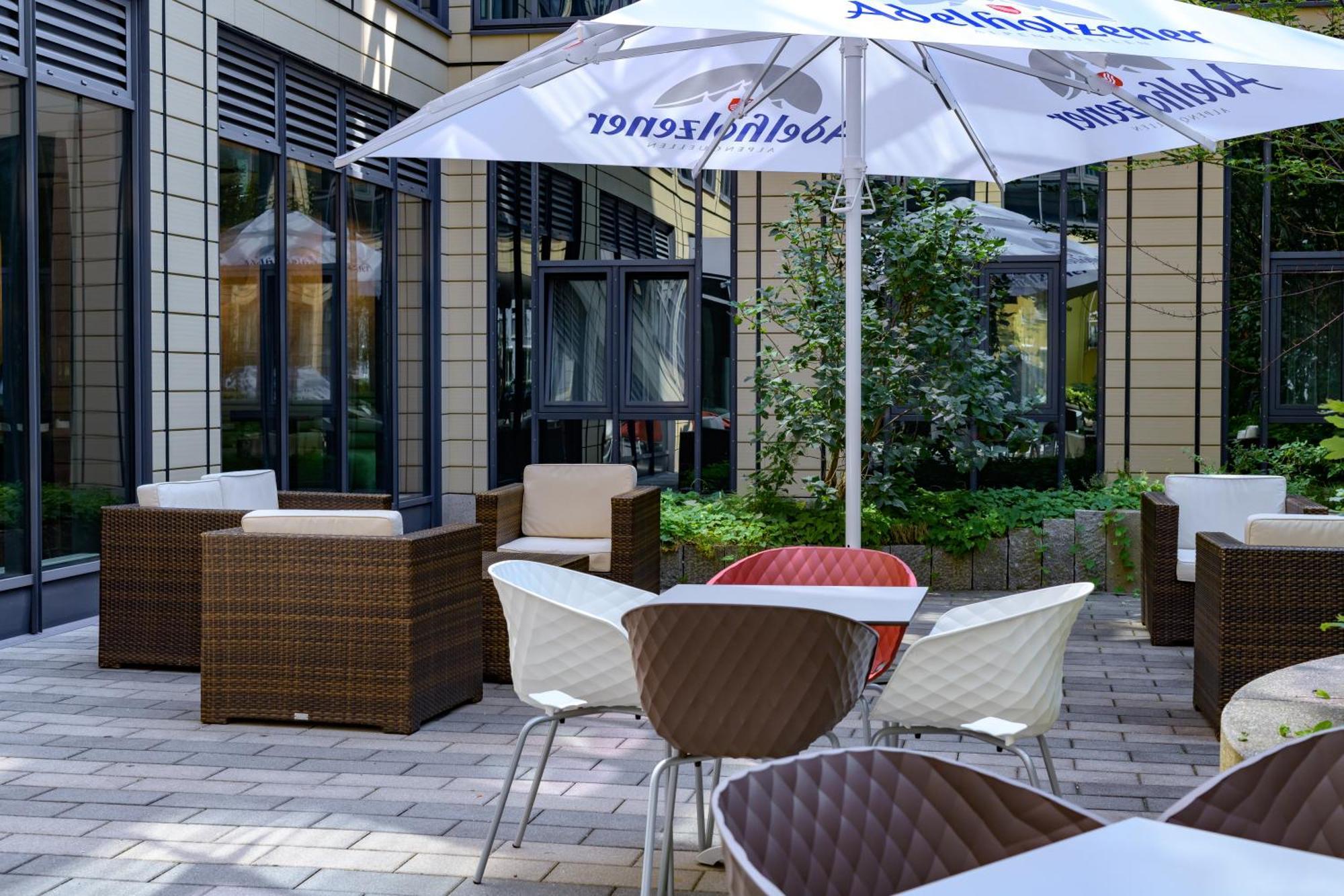 Ibis Muenchen Parkstadt Schwabing Bagian luar foto