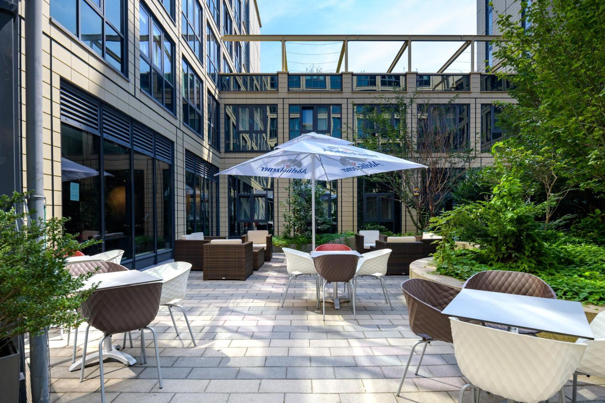 Ibis Muenchen Parkstadt Schwabing Bagian luar foto
