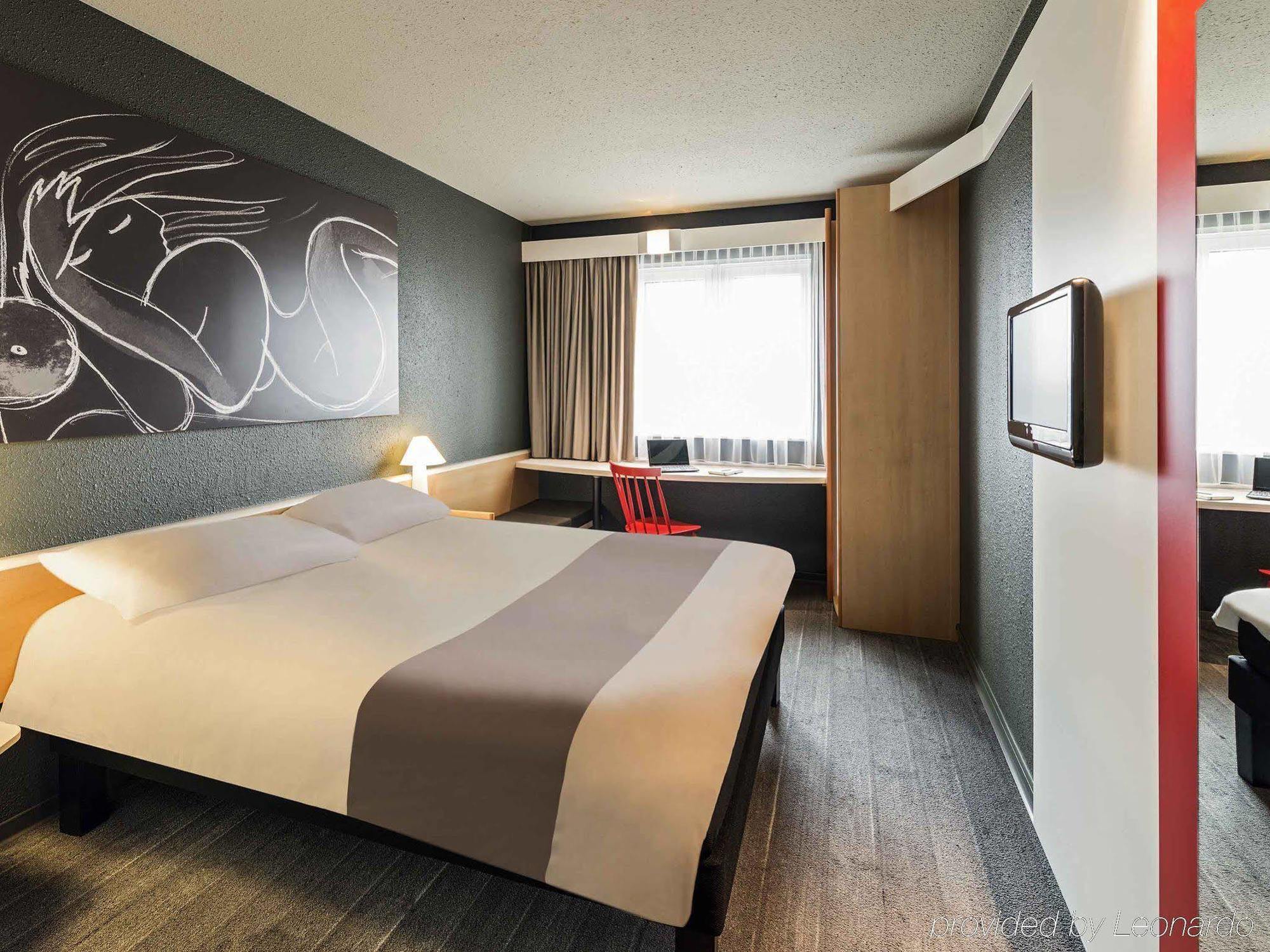 Ibis Muenchen Parkstadt Schwabing Bagian luar foto