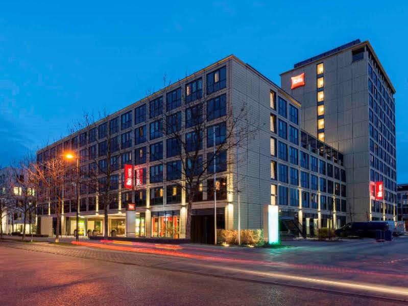 Ibis Muenchen Parkstadt Schwabing Bagian luar foto