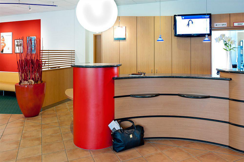 Ibis Muenchen Parkstadt Schwabing Bagian luar foto
